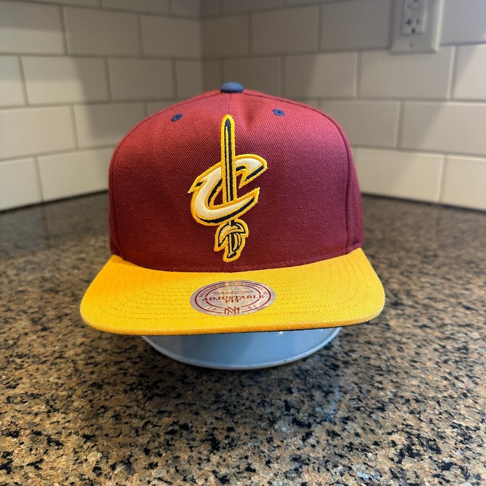 Cleveland Cavaliers Mitchell & Ness Adjustable Snapback Hat Embroidered